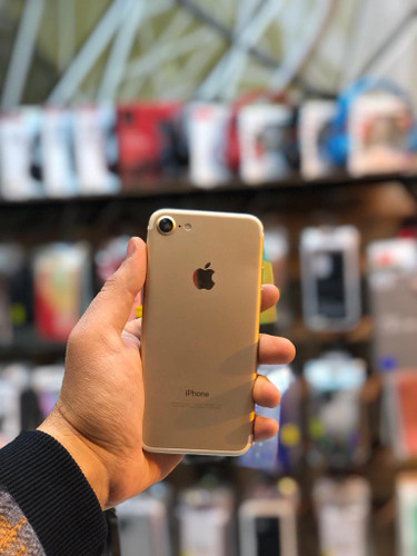 گوشی موبایل اپل مدل iPhone 7 ظرفیت 32 گیگابایت (کارکرده-باز شده باتری تعویض شده-همراه با رجیستر)